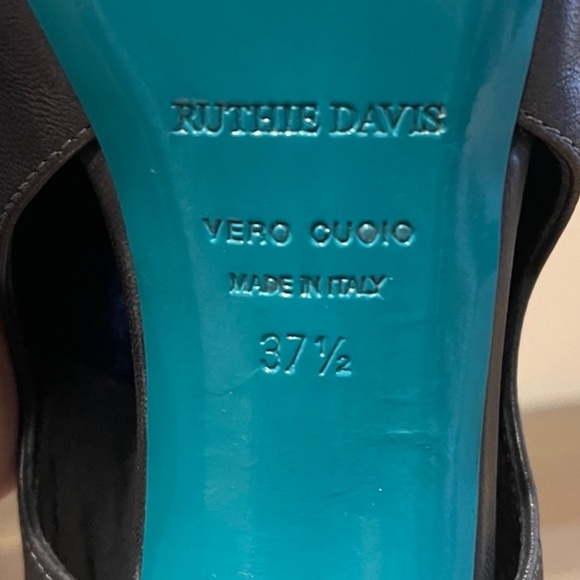 Shoes - Picture 2 of 4